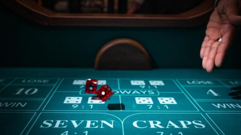 GemDisco 8 Tips to Help You Learn How to Throw Dice in Craps